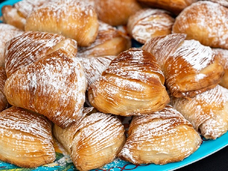 Sfogliatella ()            -   
